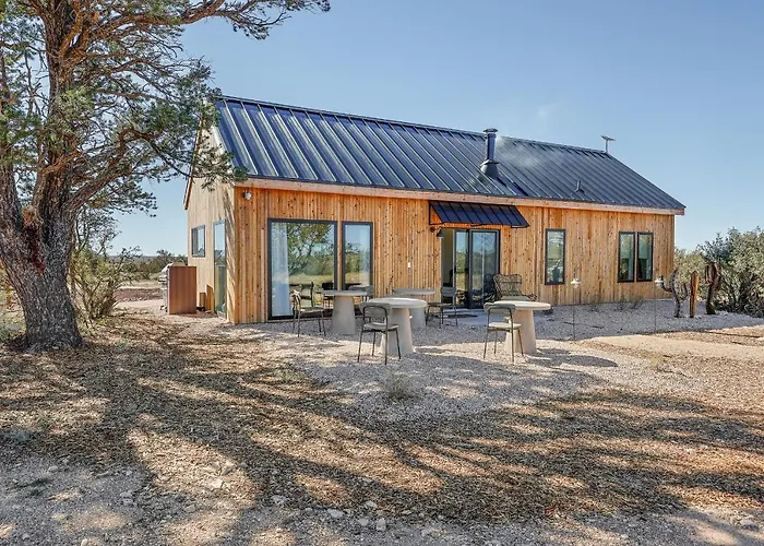 The Grand Canyon Headquarters Lodge *