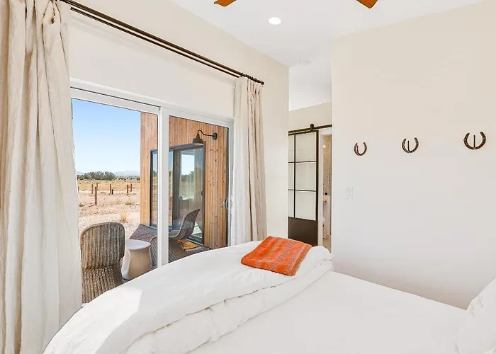 The Grand Canyon Headquarters Lodge